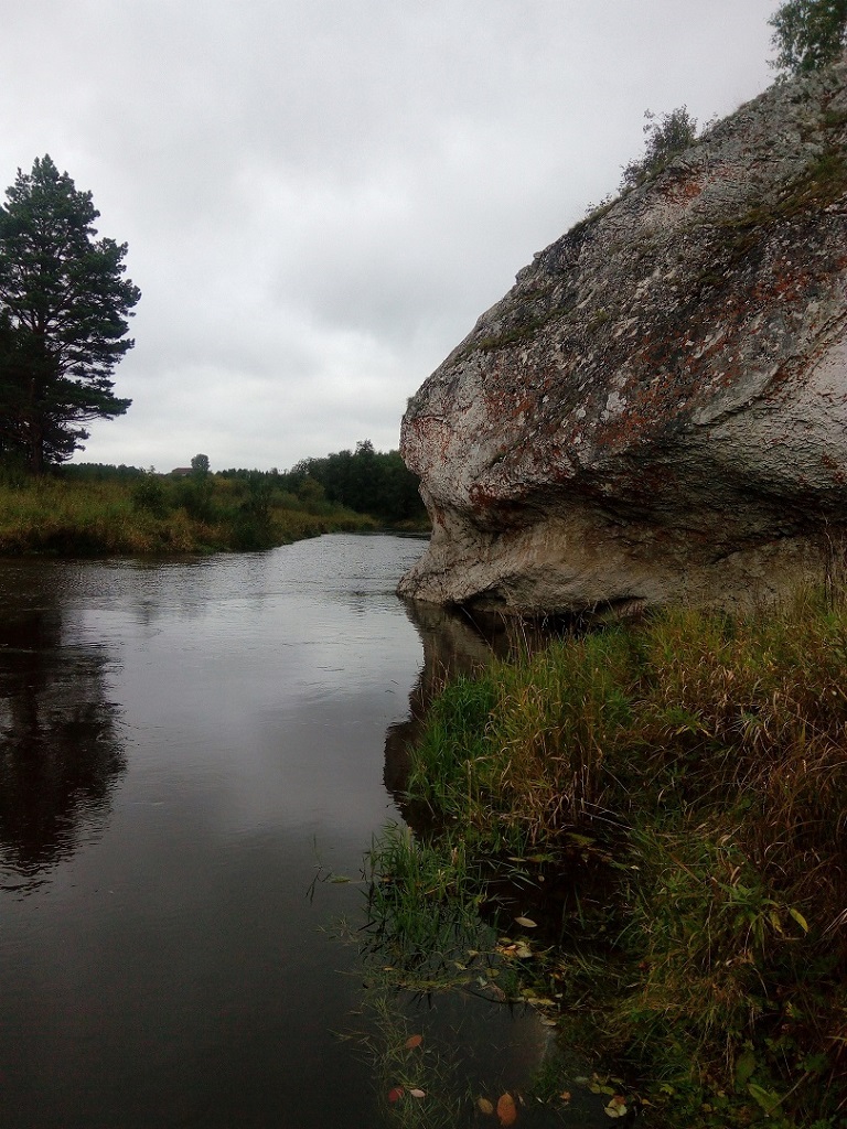 Камень Ежик на реке Реж